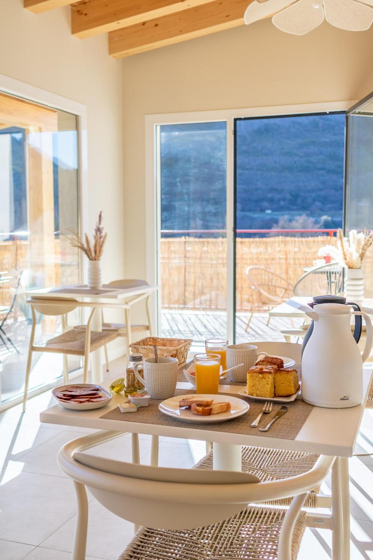 Hostal Lobrega Torrecilla en Cameros Bagian luar foto