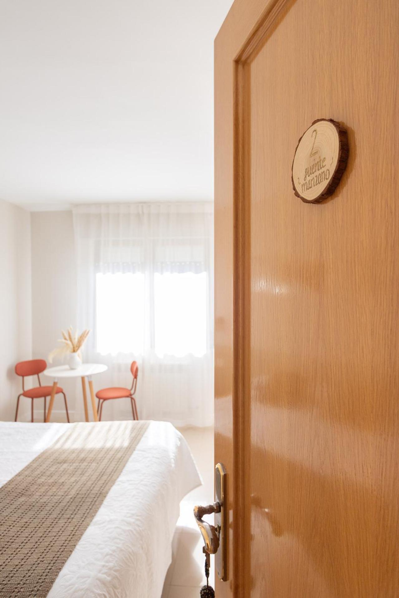 Hostal Lobrega Torrecilla en Cameros Bagian luar foto